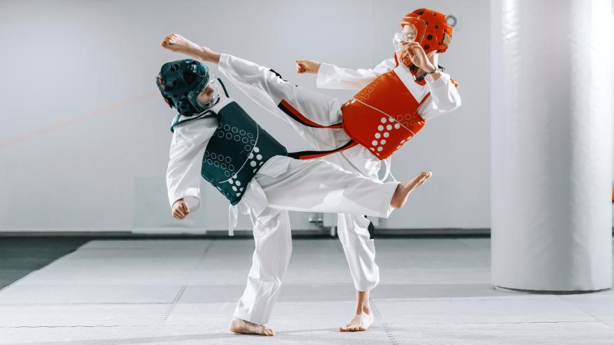 PRÁCTICA DE TAEKWONDO