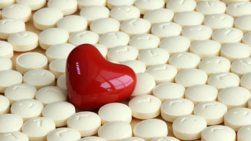 Un corazón entre medicamentos