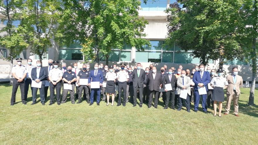 Entrega de menciones honoríficas de la Policía Nacional a personal de seguridad del SERMAS
