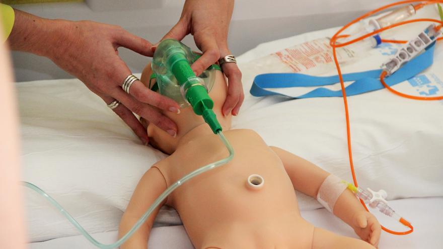 CURSO SIMULACIÓN CUIDADOS PEDIÁTRICOS