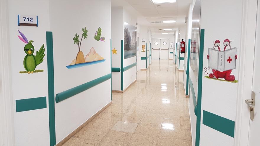 Decoración pasillo Unidad de Oncología Pediátrica Hospital 12 de Octubre
