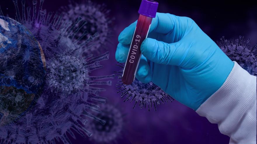 Acceso a la información sobre test de antígenos para jóvenes imagen de tubo de ensayo con sangre para análisis COVID-19