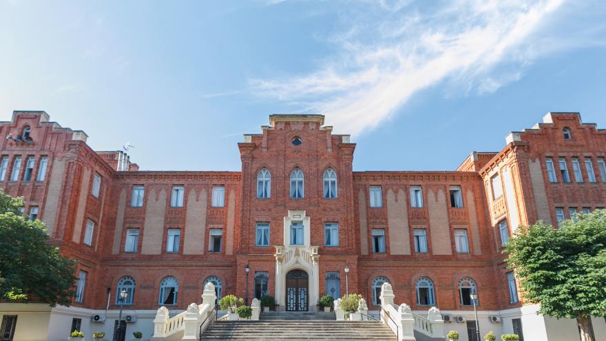 Exterior residencia personas mayores