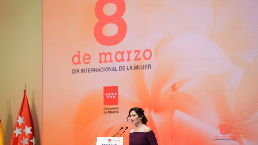 Imagen de cabecera #0 de la página de "Díaz Ayuso entrega los Reconocimientos 8 de marzo: “Hoy celebramos que nos gusta ser mujeres y que el mundo nos necesita” "