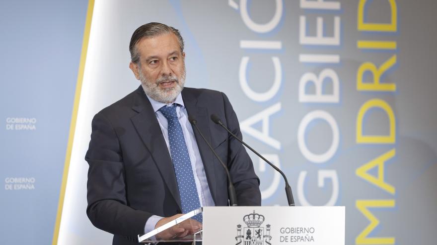 El consejero Enrique López durante la presentación del acto