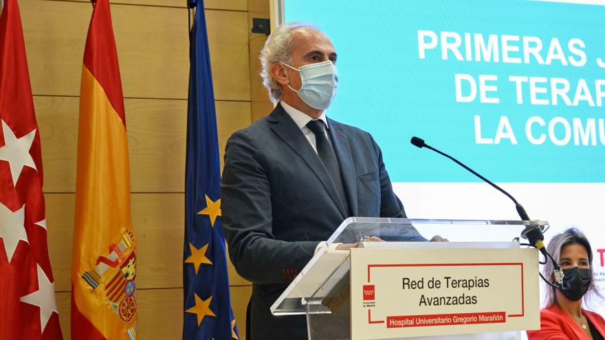 El consejero Enrique Ruiz durante su intervención