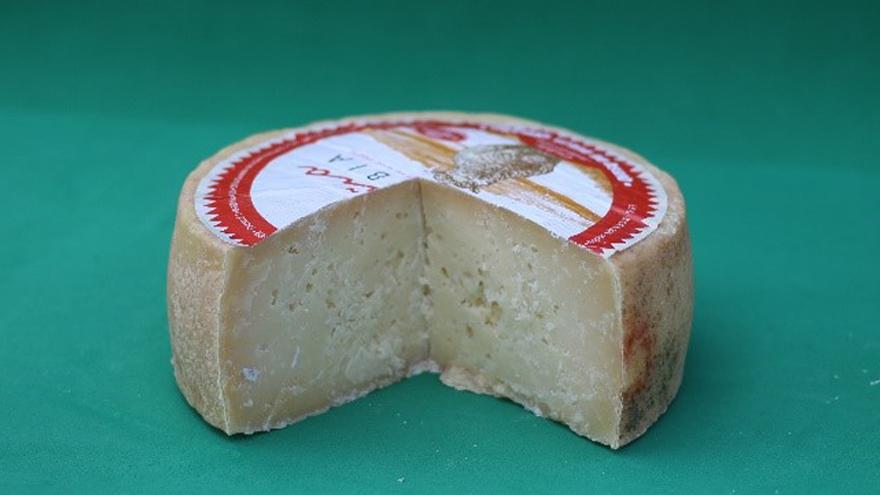 Fotografía de un queso Peña Rubia puro de oveja