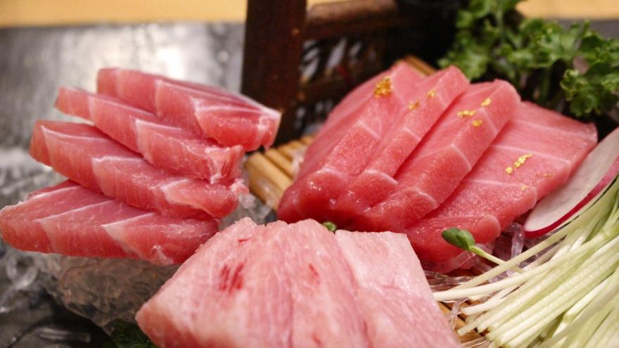 Sushi de atún