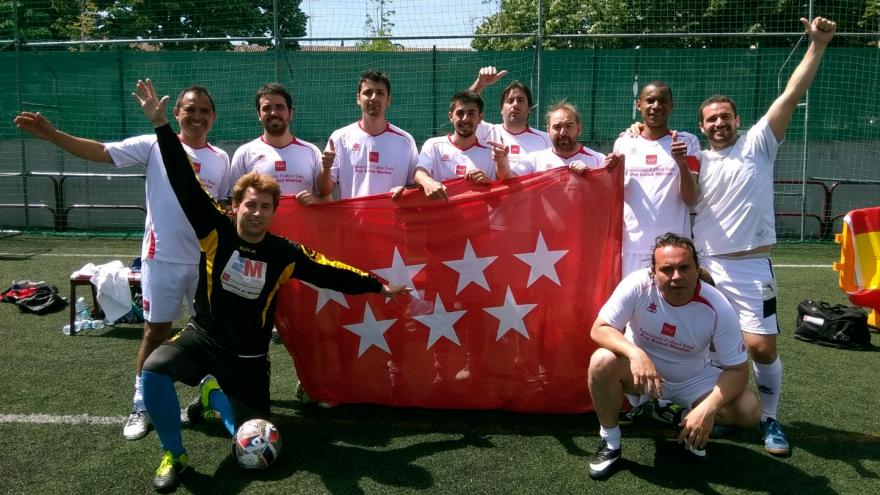 Imagen de grupo de la selección madrileña pro salud mental, campeona del torneo Puerta Abierta de la Rioja