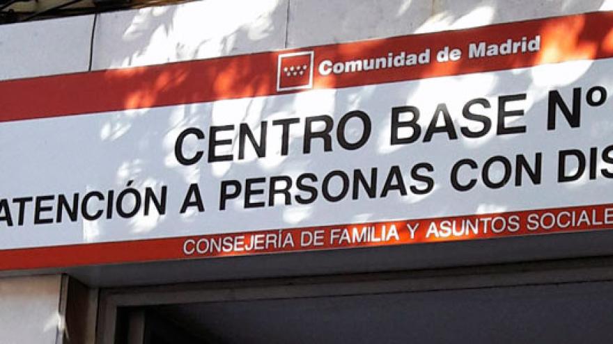 Cartel de la entrada del Centro Base Nº 8 de la Comunidad de Madrid