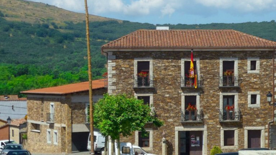 Exterior Ayuntamiento Garganta de los Montes