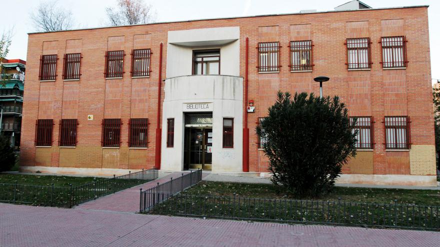Exterior Biblioteca María Moliner Alcalá de Henares