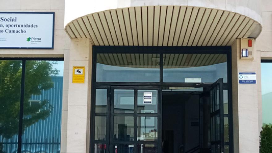 Fachada del Centro Ocupacional Marcelino Camacho de AMAS SOCIAL en Fuenlabrada