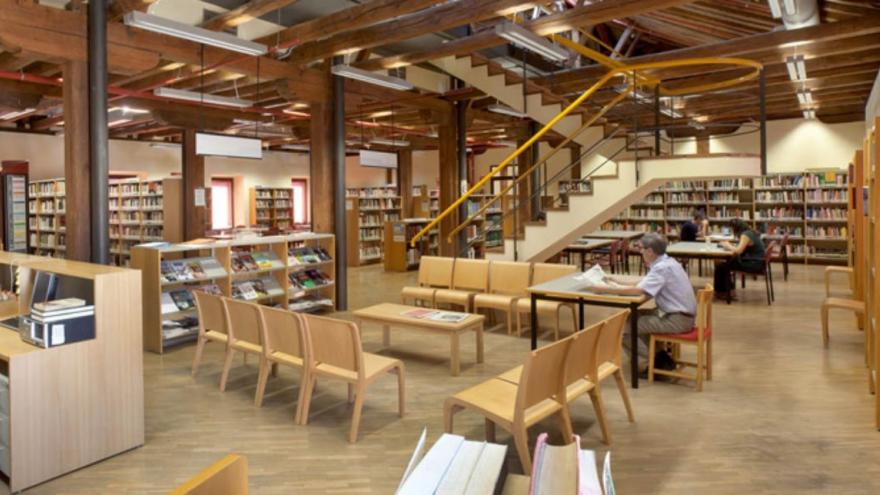 Interior Biblioteca Ricardo de La Vega Getafe