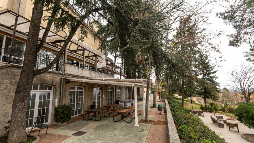 Terraza del albergue juvenil el escorial