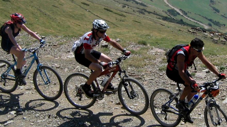 Cyclists in Indian Row