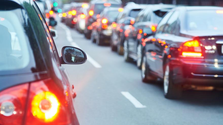 road with many cars