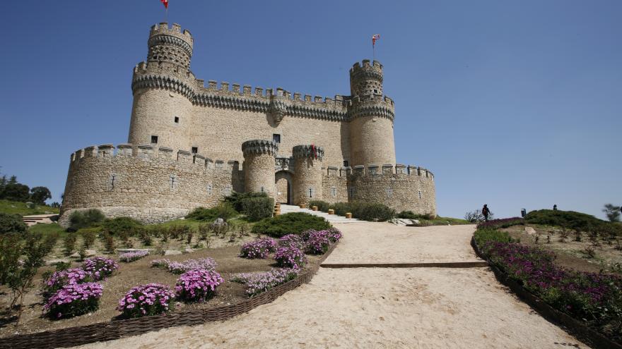 Una vista del castillo de Manzanares El Real 