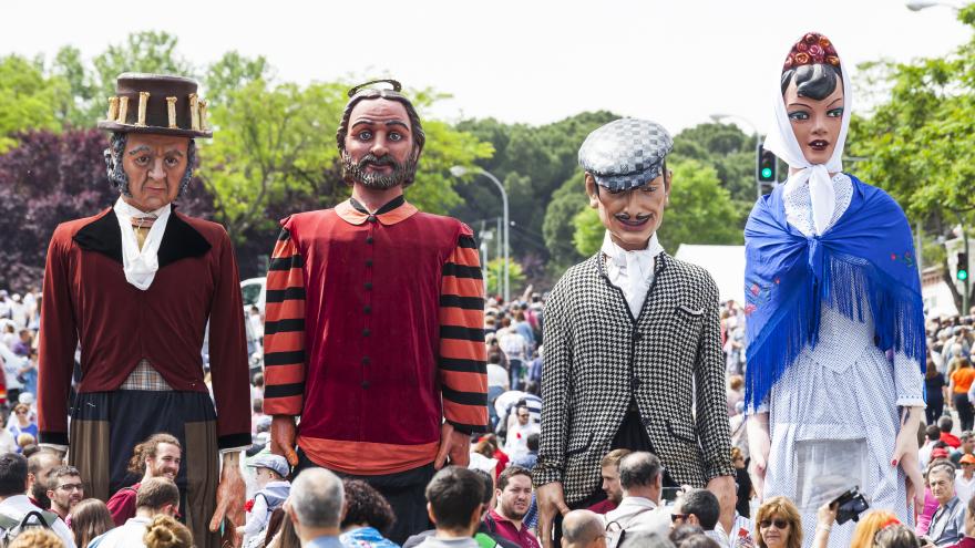 Gigantes y cabezudos en la Pradera de San Isidro