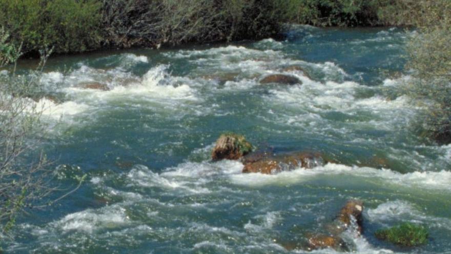 Corriente del río Lozoya