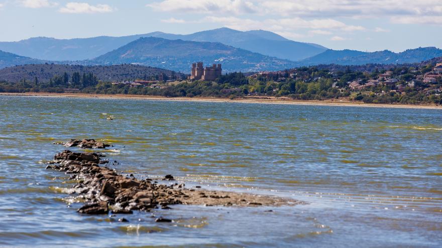 Embalse y castillo de Manzanares