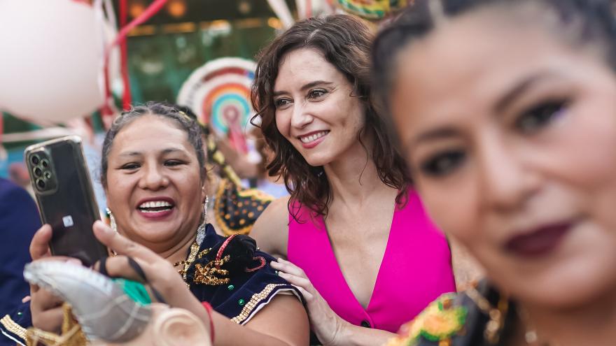 Isabel Díaz Ayuso en la Cabalgata de Hispanidad 2022