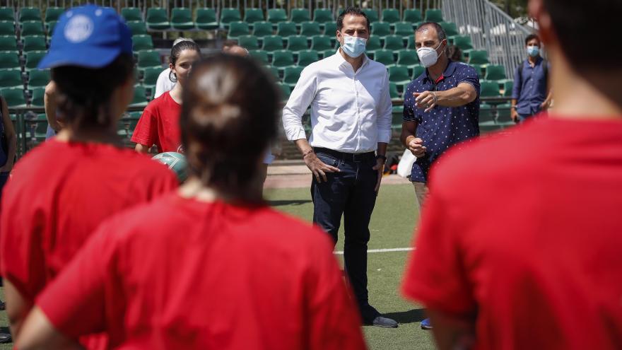 Aguado visits the Puerta del Hierro Sports Park