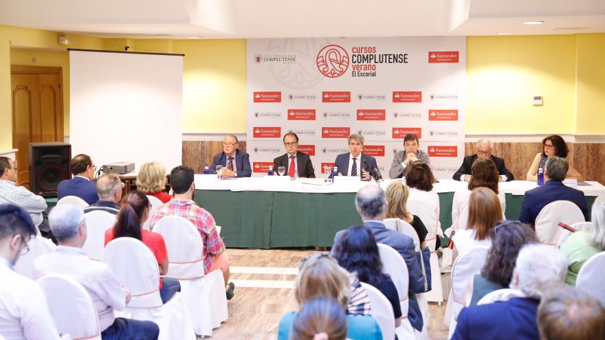 Ángel Garrido en el curso de verano de la Universidad Complutense, en San Lorenzo de El Escorial, titulado: Justicia y política, nuevos escenarios
