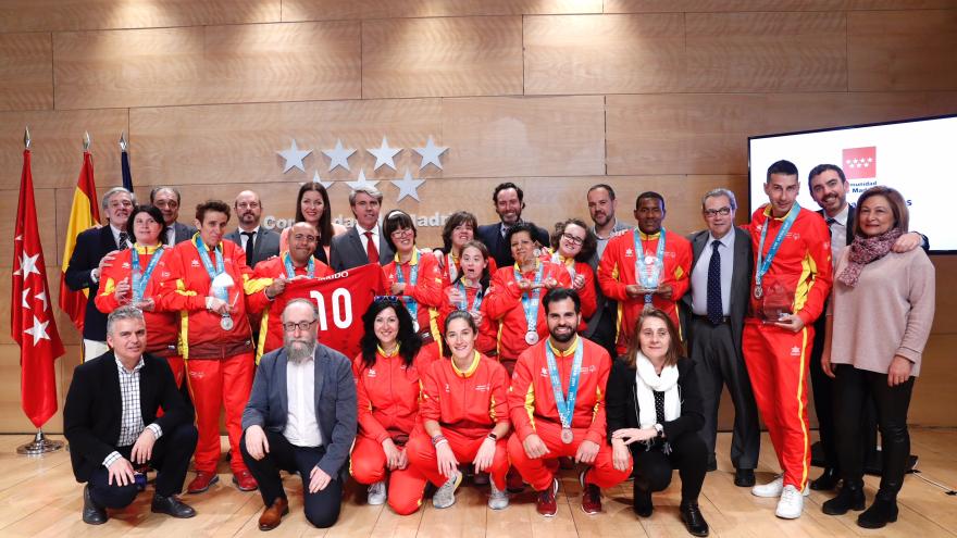  Ángel Garrido recibe a los deportistas madrileños con discapacidad intelectual que han participado en los juegos mundiales Special Olympics