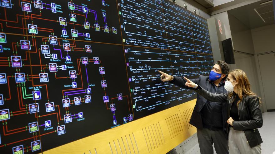 David Pérez durante su visita al Puesto de Mando de Metro de Madrid