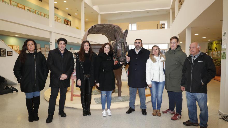 Díaz Ayuso during his visit to Villaconejos and Valdelaguna