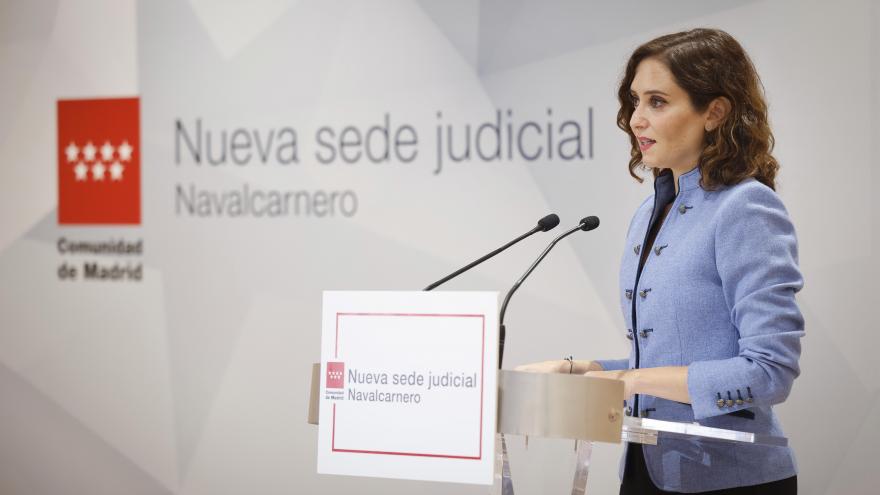La presidenta interviniendo en el atril