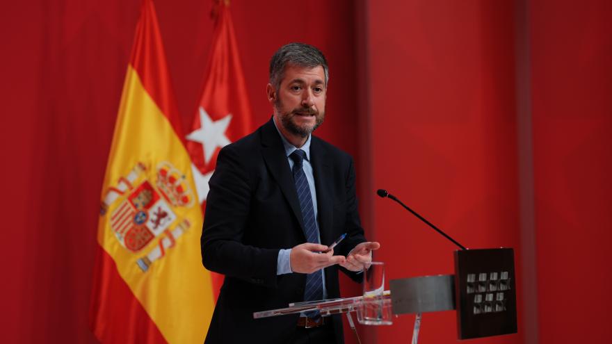 El portavoz Miguel Ángel García Martín atiende a los medios de comunicación