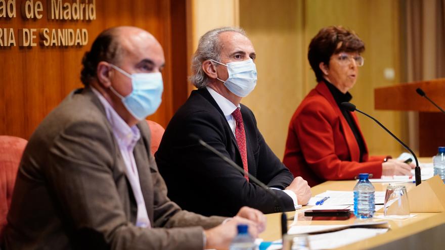 Enrique Ruiz Escudero ofrece una rueda de prensa desde la Consejería de Sanidad