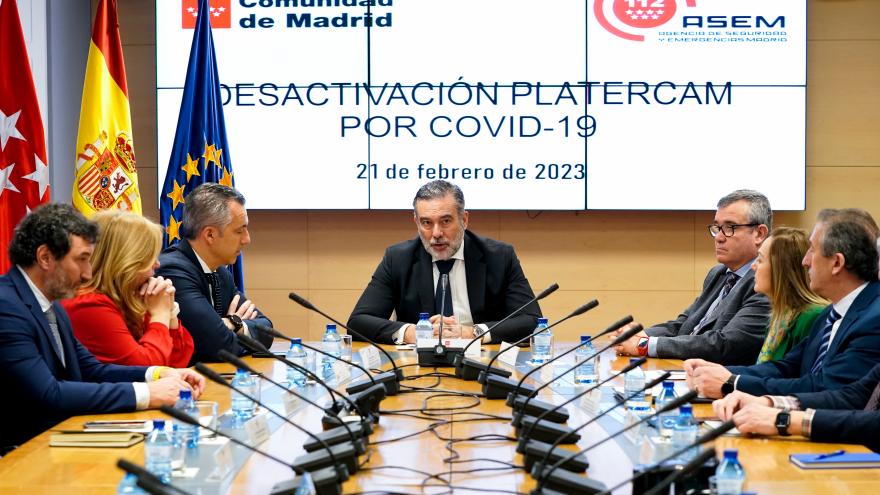 El consejero presidiendo la reunión