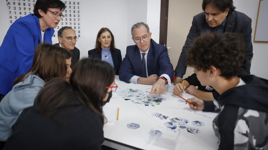 El vicepresidente recorriendo las instalaciones