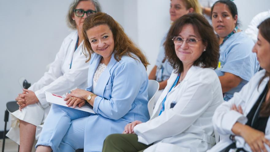 La consejera asistiendo al acto realizado 