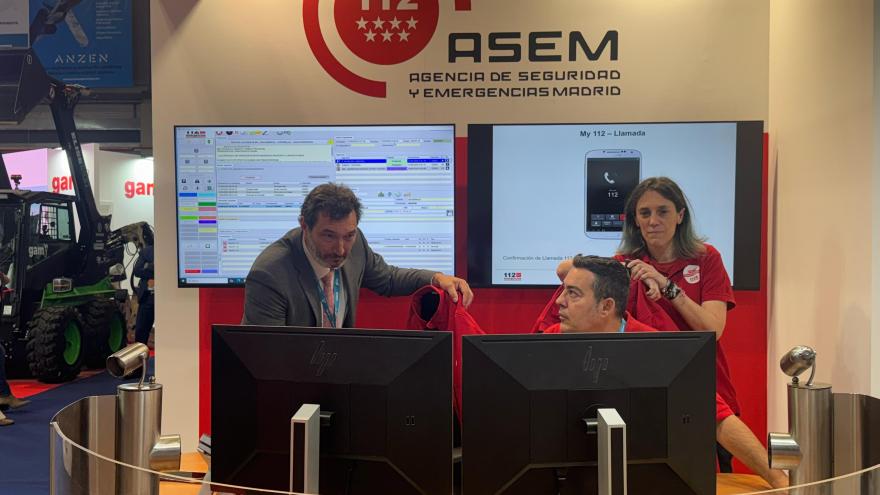 El director Pedro Antonio Ruiz durante su visita a esta feria