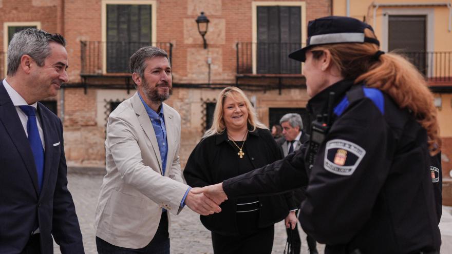 Miguel Ángel García Martín en un momento de su visita a varias actuaciones a cargo del PIR en Torrelaguna