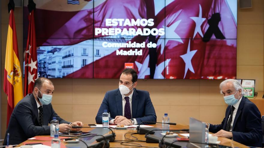 Ignacio Aguado durante la reunión con las principales asociaciones del sector del comercio