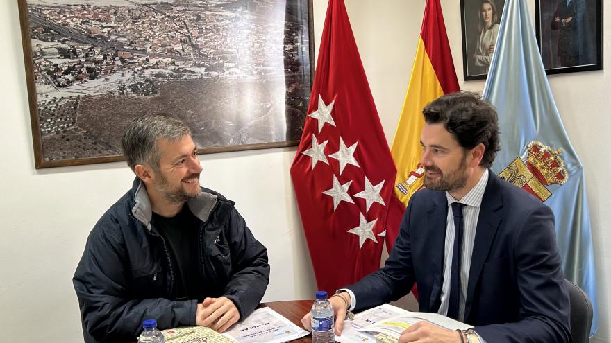 El consejero Miguel Ángel García Martín durante su visita a El Molar