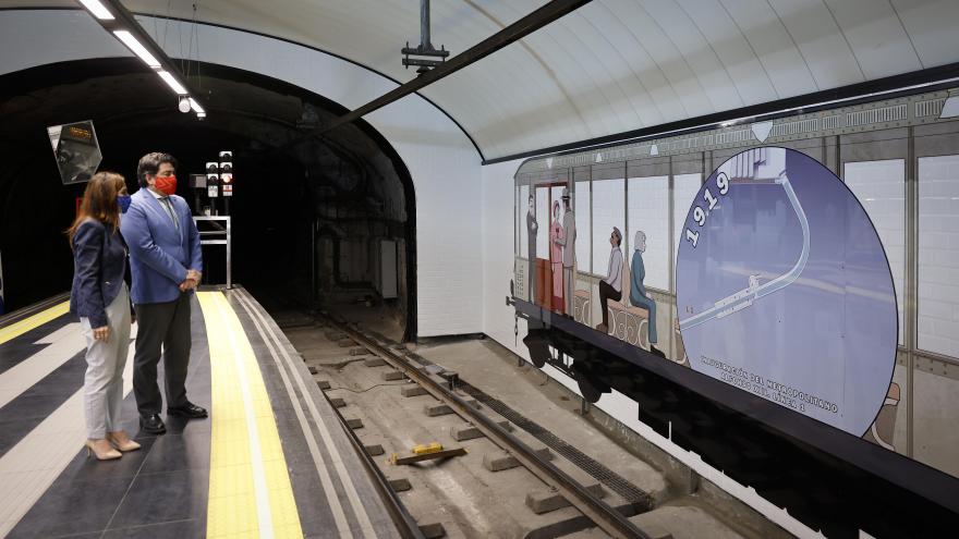 David Pérez en la estación de Metro de Cuatro Caminos