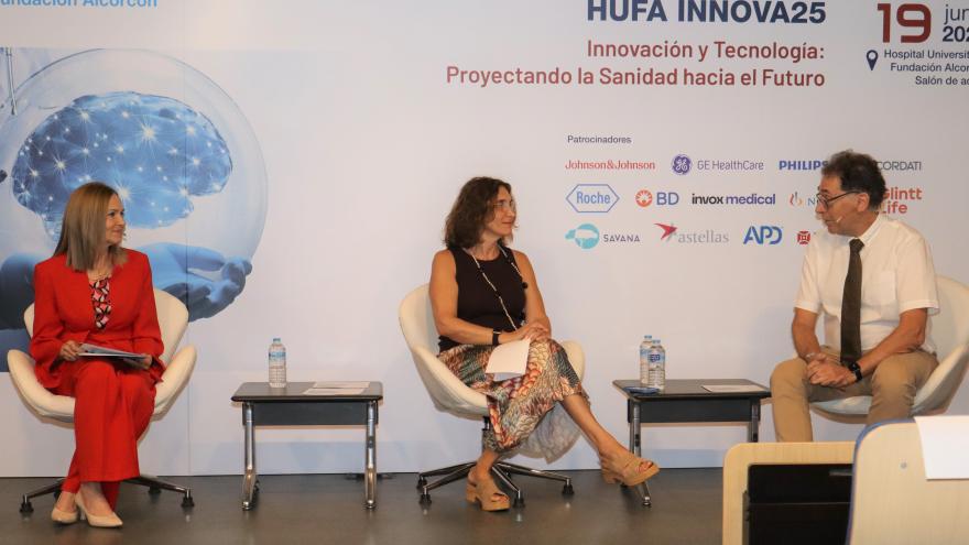 Inauguración del jornada por la Directora General Directora General de Infraestructuras Sanitarias, Dña Ana Cabrero