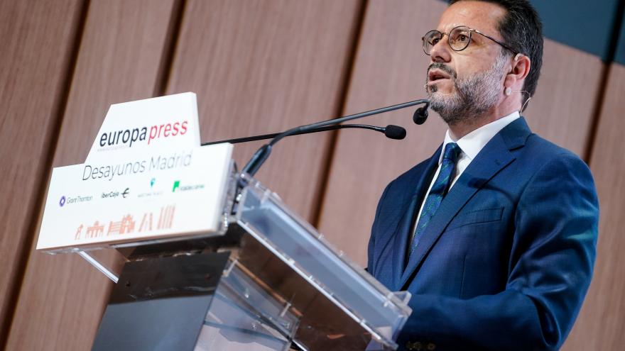 El consejero Javier Lasquetty durante su intervención en el desayuno