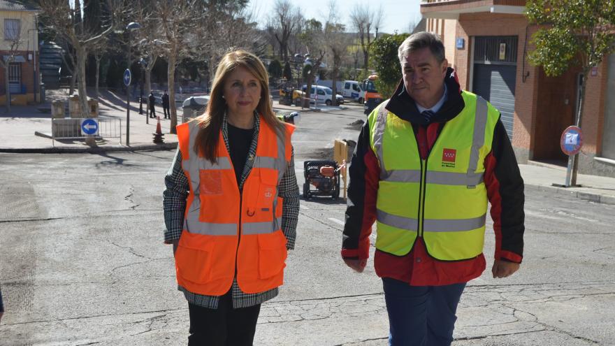 El viceconsejero caminando por la Moraleja