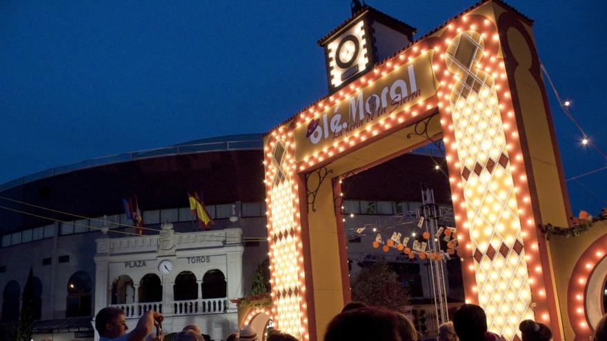 Puerta iluminada de la Feria