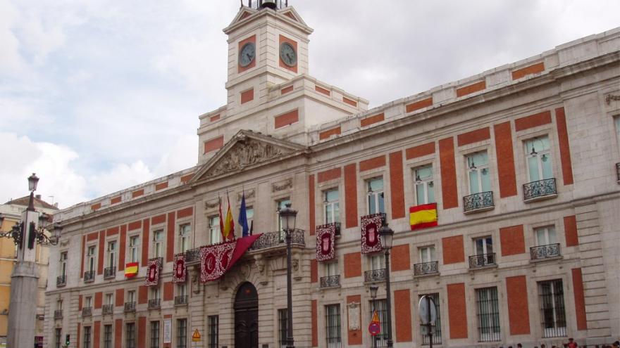 Imagen de la fachada de la Casa de Correos, en la Puerta del Sol de Madrid