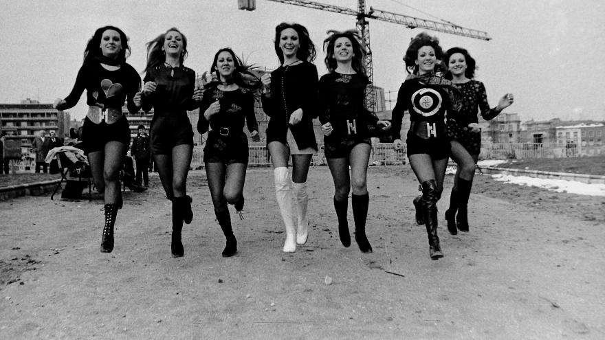 La Comunidad de Madrid se vuelca con el arte contemporáneo, la fotografía y la moda en la próxima temporada de sus salas de exposiciones Fotografía y la moda a través de la programación de la temporada 2022/23