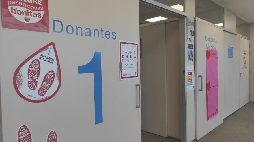 Más de 200 personas participan en el 'maratón' de donación de sangre del Hospital público de Fuenlabrada