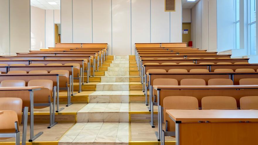 Aula d euniversidad vacía